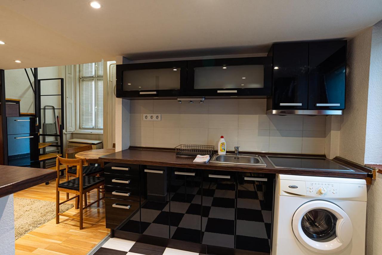 Cosy Corner - Entire Apartment Near Oktogon Budapest Exterior photo