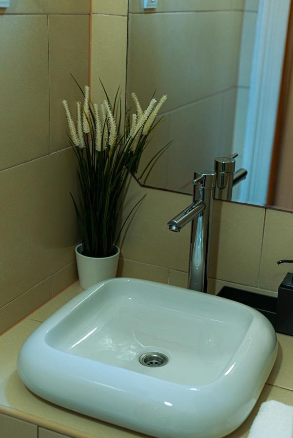 Cosy Corner - Entire Apartment Near Oktogon Budapest Exterior photo